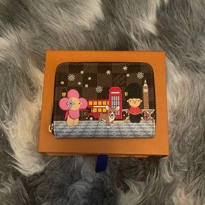 2021 Louis Vuitton Christmas Animation Vivienne Zippy Coin Purse